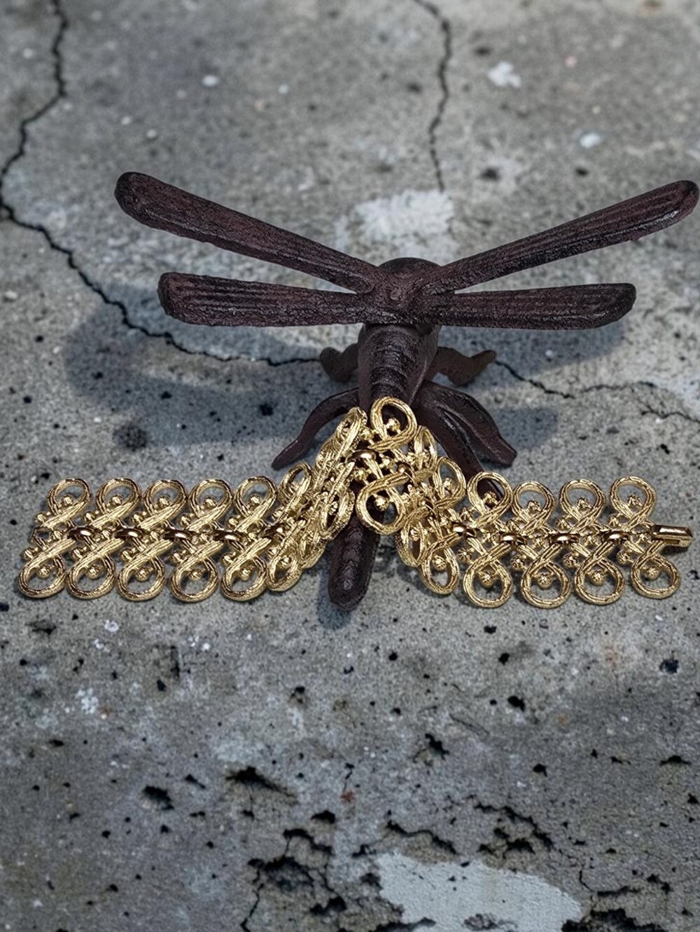 Crown Trifari Vintage 1958 "Arabesque" Gold Link Bracelet